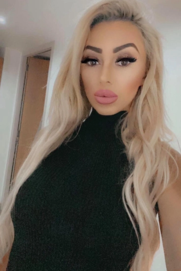 Brand new selfie profile picture of Bonnie