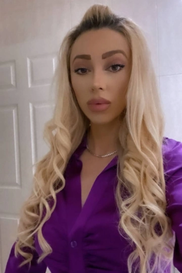 Selfie gallery profile picture of Bonnie