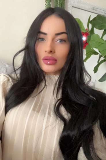 Selfie gallery profile picture of Chantel at our escort agency website