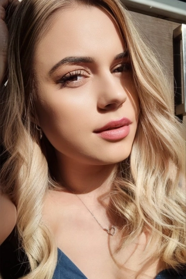 Simas selfie profile picture at our agency