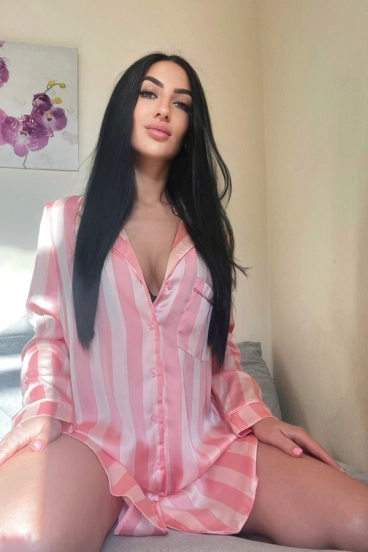 Ranis selfie gallery profile picture