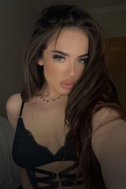 Nadine selfie gallery profile pictrue 