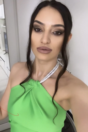 Selfie gallery profile picture of Ariana at our escort agency
