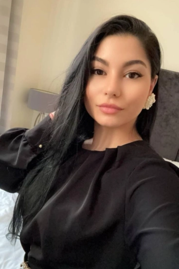 Selfie gallery profile picture of Star