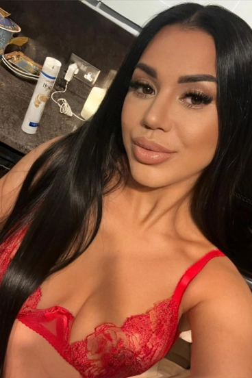 Jasminas selfie gallery profile picture