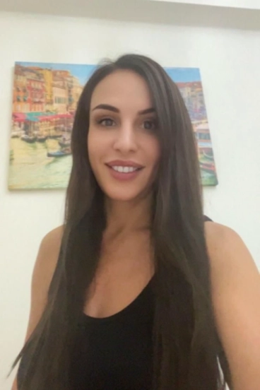 Selfie gallery profile picture of Yana at this escort agency