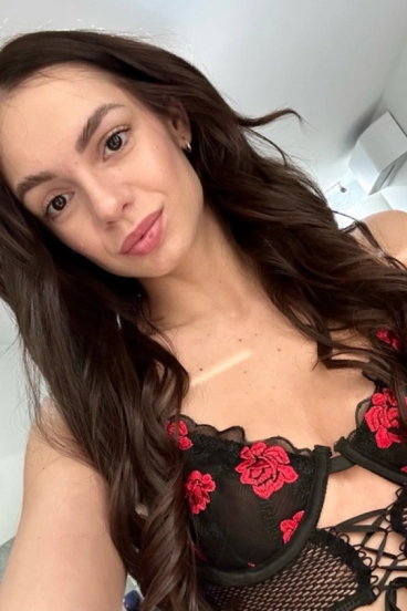 Selfie gallery profile picture of Angelica