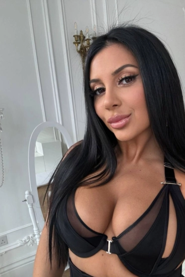 Aylins selfie gallery profile picture