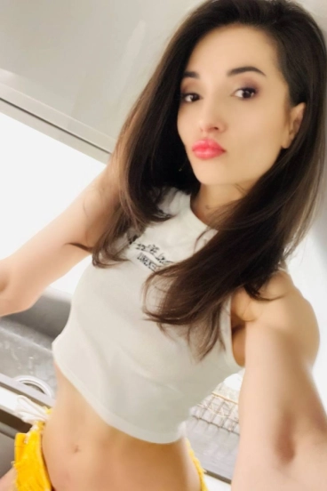 Selfie gallery profile picture of Anita