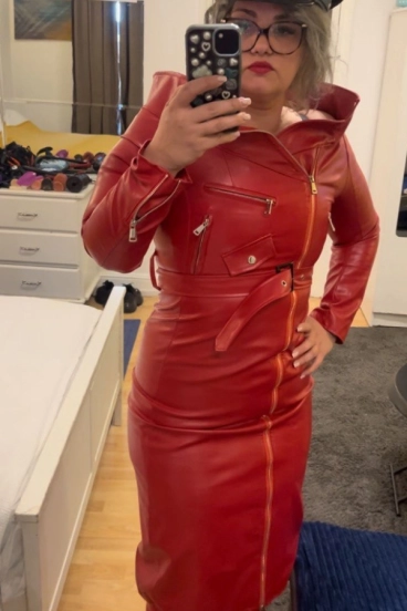 Mistress Phoenix selfie gallery profile picture
