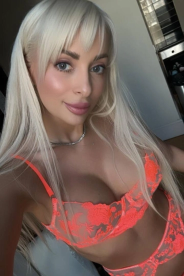 Shelbys selfie gallery profile picture at this escort agency