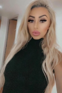Brand new selfie profile picture of Bonnie 