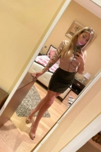 Ada is all dressed up to go out in this selfie 