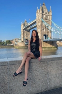 Dara photographed by Tower Bridge 