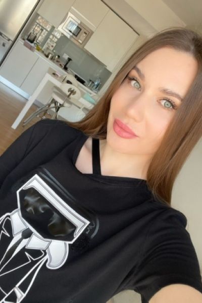 Close up sexy selfie of Ukraine escort Kira 