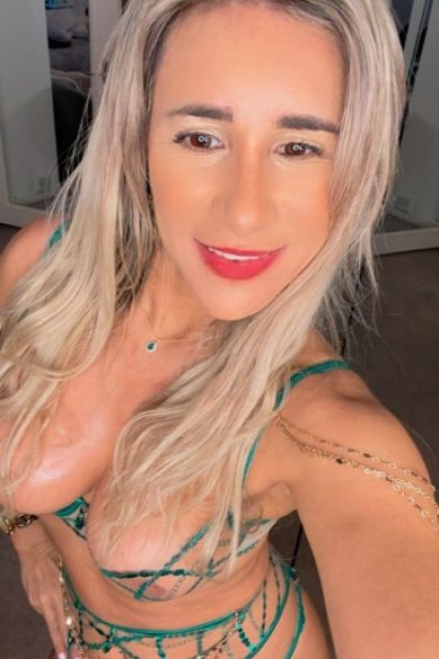 Close up selfie of a very sexy Brazilian escort 