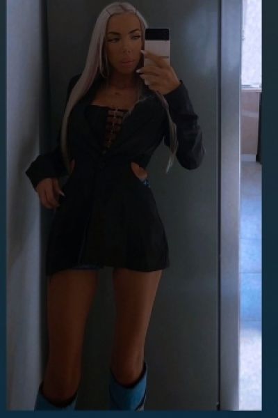 Yasmin looks amazing in a tight black dress 