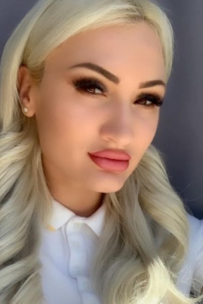 A close up selfie of a very sexy blonde escort 