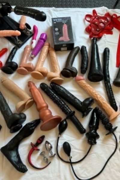 Check out the amount of dildos this very sexy mistress owns 