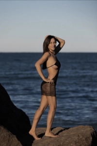 Very sexy lady wearing a very sexy two piece swim suit 
