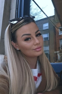 Close up selfie of a sexy blonde lady 