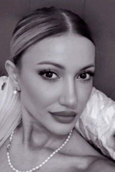 Selfie gallery profile picture of Bianca at this escort agency 