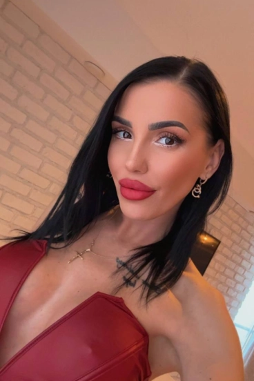 Selfie gallery profile picture of Lindsey at this escort agency 