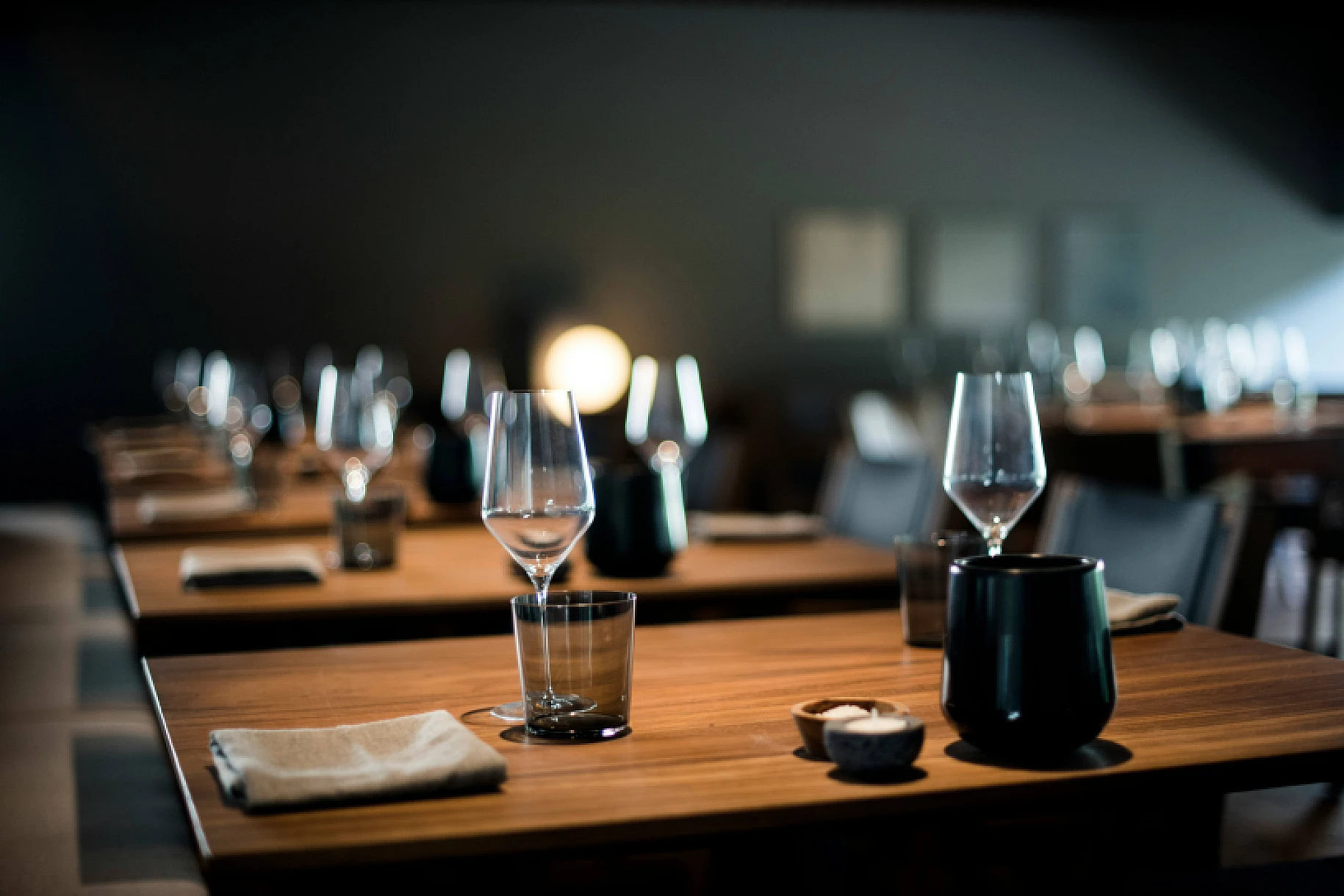 tables for two at a London restaurant