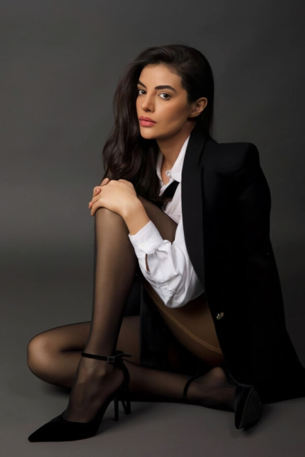 Sadie showing off her very sexy long legs
